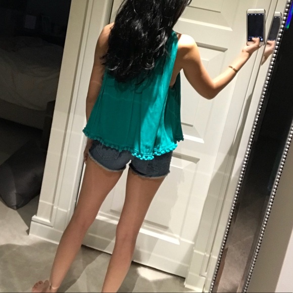 🐘Lovers + Friends  pom pom detail green top - Picture 8 of 8